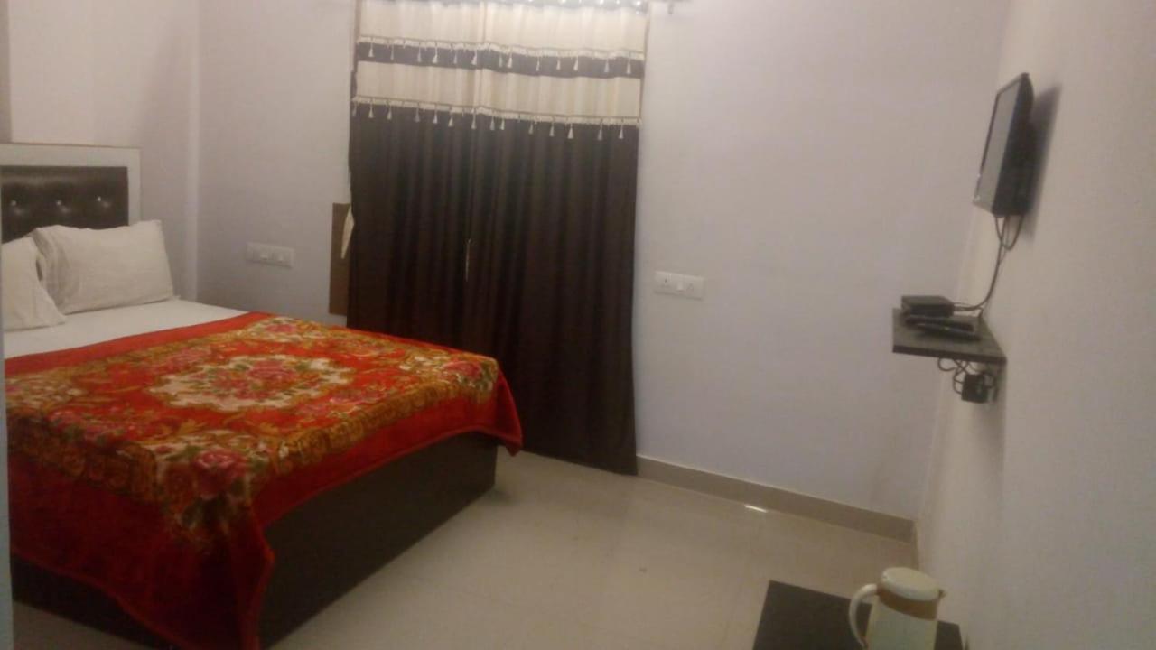 Hotel pragya international Varanasi Exterior foto