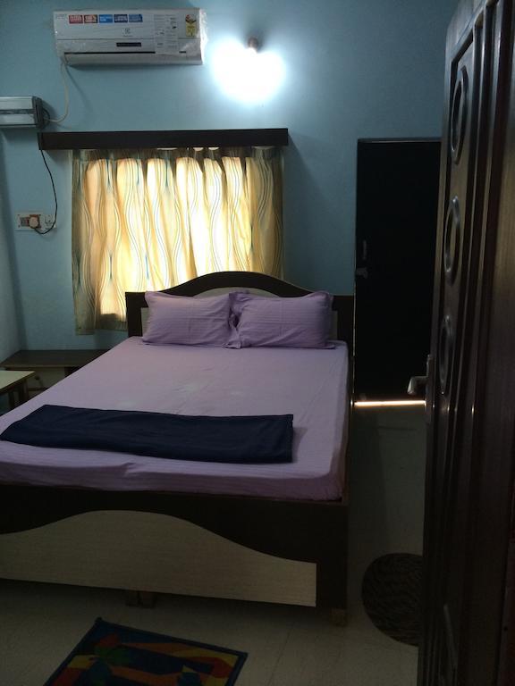 Hotel pragya international Varanasi Habitación foto