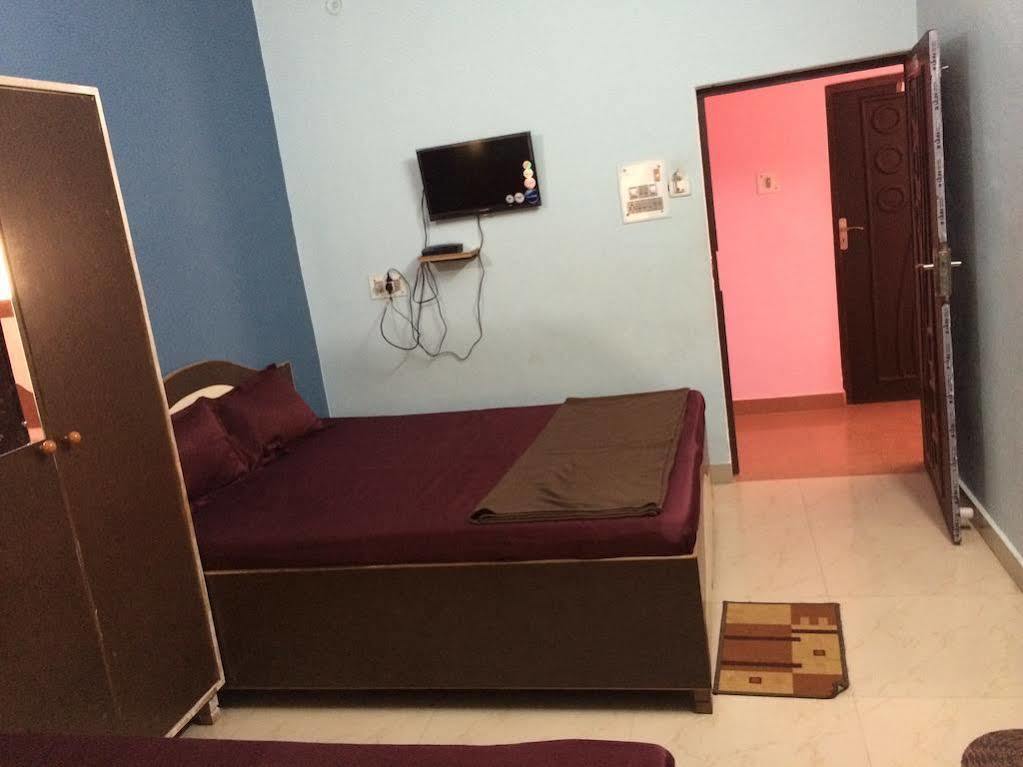 Hotel pragya international Varanasi Exterior foto